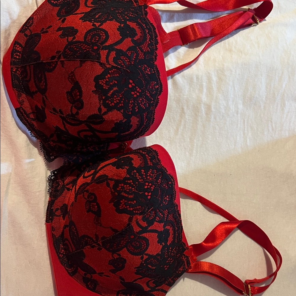 Cacique Red and Black Floral Lace Bra